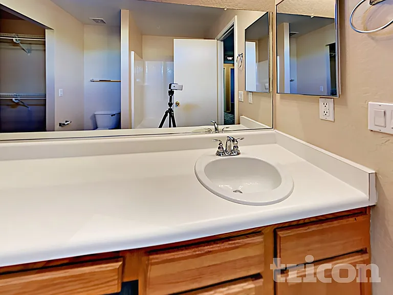 23683 W Huntington Dr — Photo 8