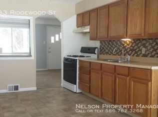 27233 Ridgewood St, Roseville, MI 48066