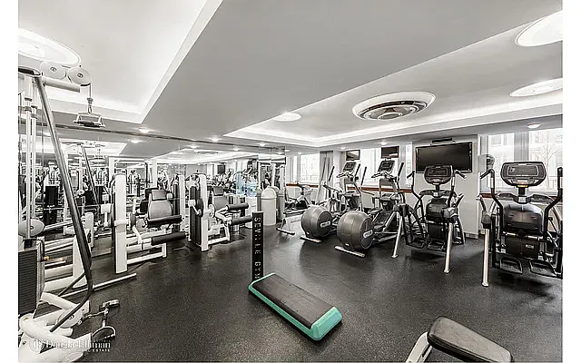 Rented by NestApple, Inc. | media 20