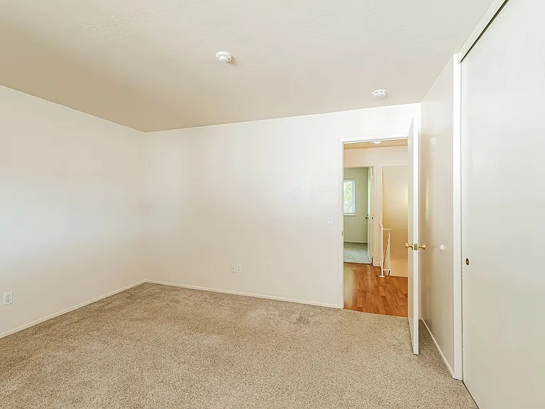 48 Lark Center Dr — Photo 12