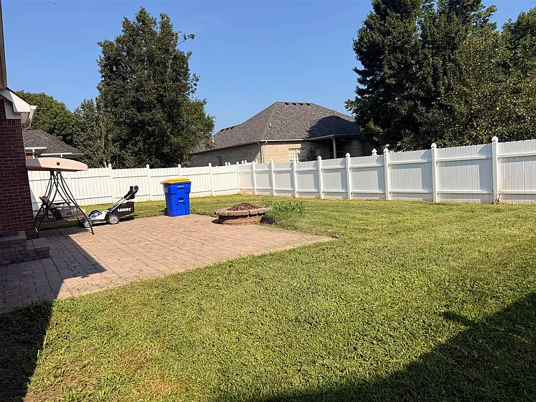 1826 Bellshire Way — Photo 10