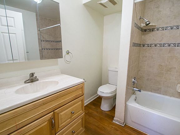 3601 Eaton St Bathroom Unrenovated