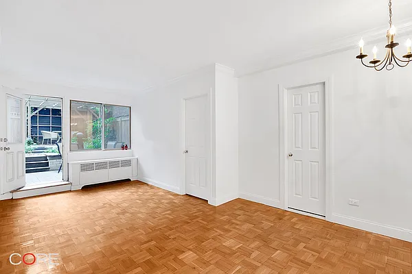 Rented by CORE | media 10