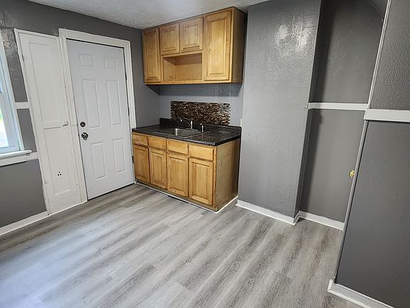 3rd image of 344 Millicent Ave