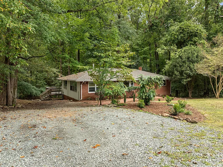 809 Ward St — Photo 39