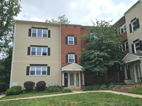 3045 Patrick Henry Dr APT 301, Falls Church, VA 22044
