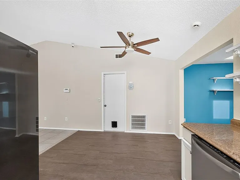 18407 Avon Ave — Photo 14