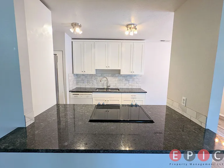 1460 E Foxboro Dr #2 — Photo 8