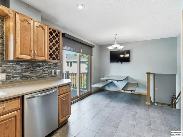 10045 Ohio St, Omaha, NE 68134