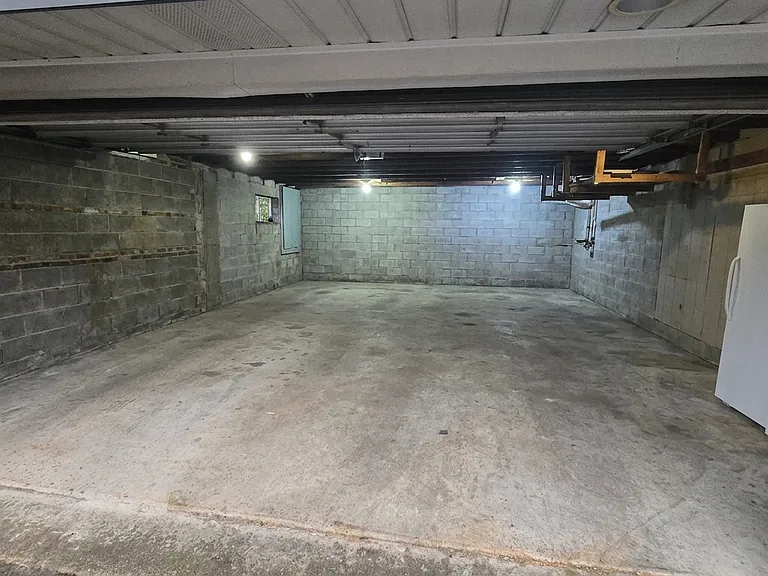 780 E Street Rd — Photo 5