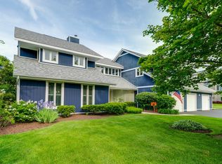 2340 Steeple Chase Cir W, Libertyville, IL