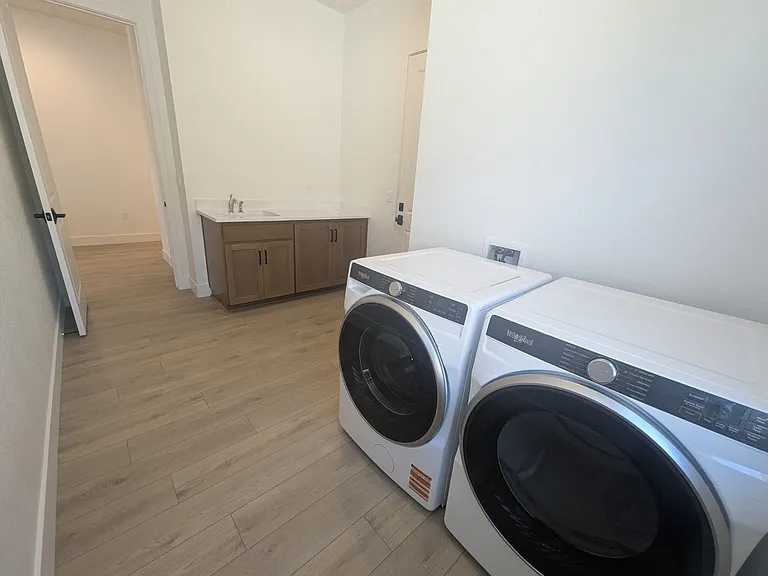 5040 Lone Star Way — Photo 17