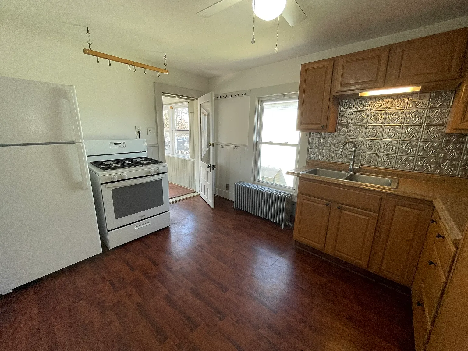 132 Weaver St — Photo 4