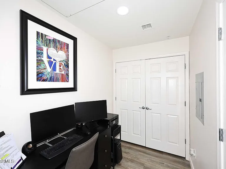 E Deer Valley Dr — Photo 13