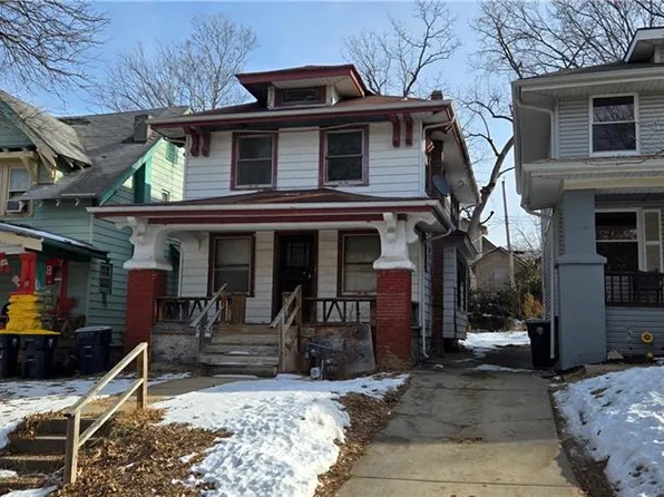 3925 S Benton Ave, Kansas City, MO 64130