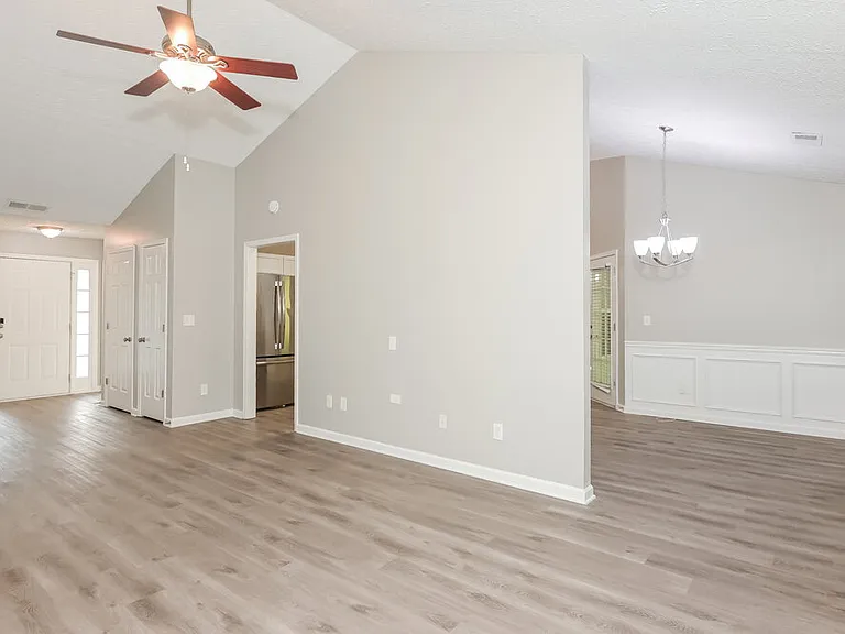 300 Windsor Brook Ln SE — Photo 5