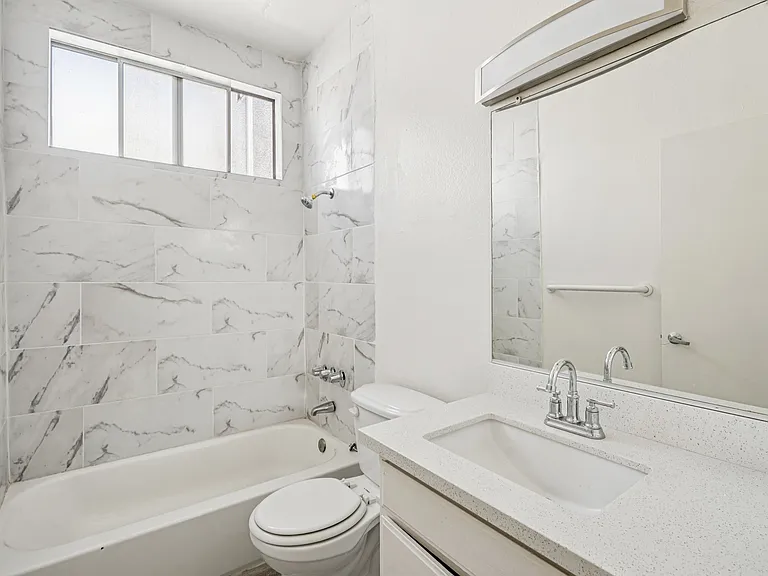 11657 Oxnard Str. — Photo 11