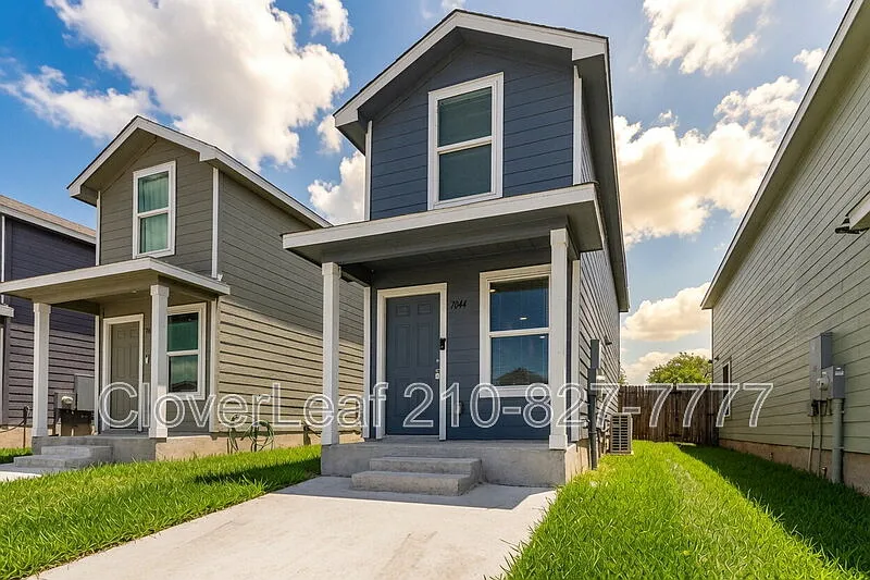1 bed, 2.0 bath, 664 sqft, $1,047 — Photo 2