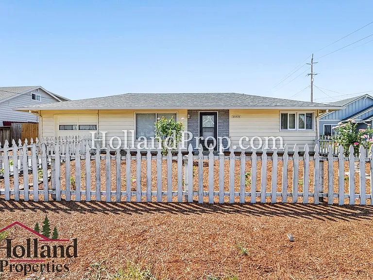 21820 Johnson St — Photo 4