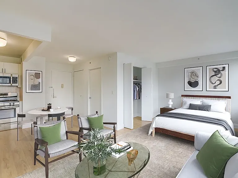 800 6th Ave #21A — Photo 2