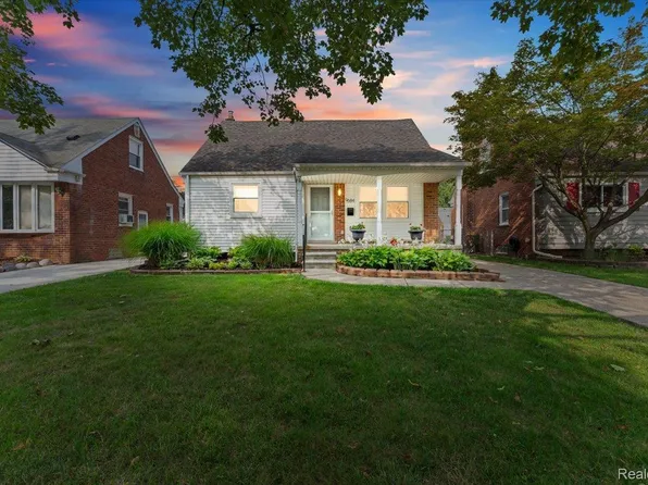 9684 Fox Ave, Allen Park, MI 48101