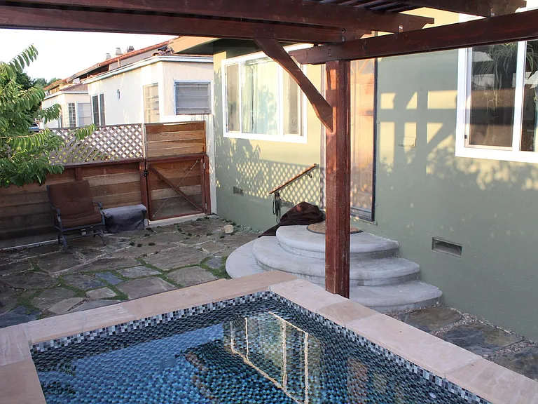 4231 33rd St — Photo 3