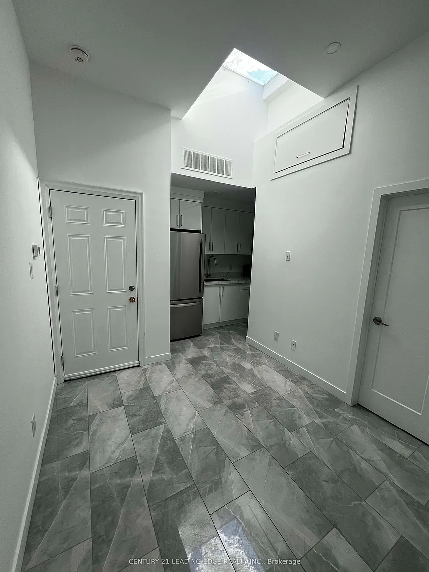 1375 Bathurst St Unit B photo 1
