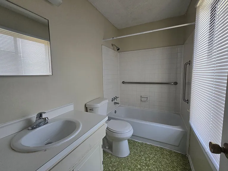 1708 N Hamilton St #E — Photo 13