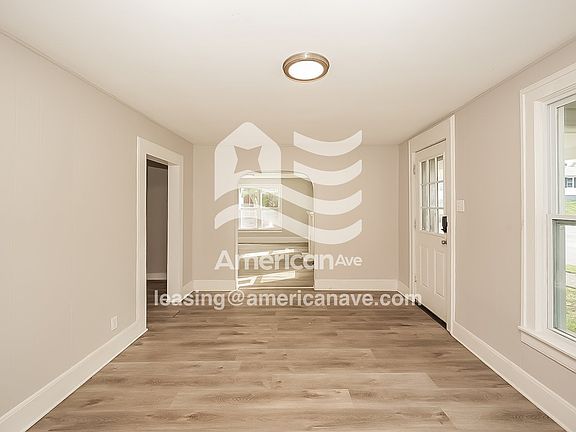 971616_004_dining_room_5.jpg