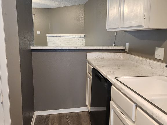 3rd image of 109 S Las Vegas Trl
