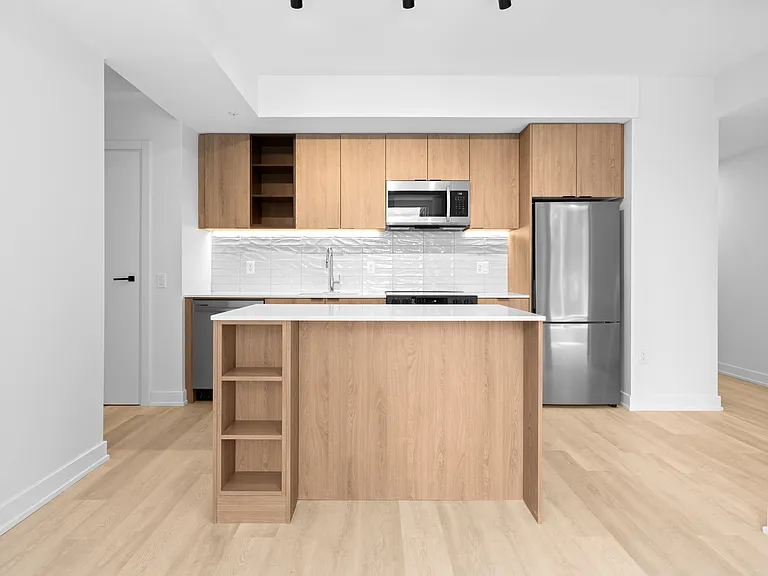 391 Slater St — Photo 18