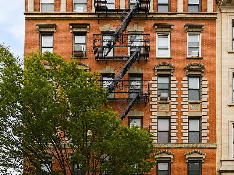 64 Macdougal St #1 — Photo 7