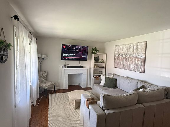 2nd image of 1537 Virginia Ave