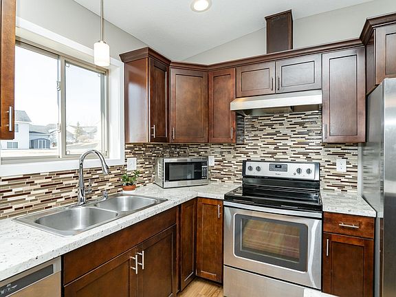 5th image of 3932 Orchardview Ln NW