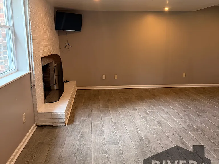 721 W Lelia St — Photo 15