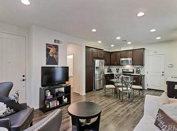 5th image of 663 S Casita St