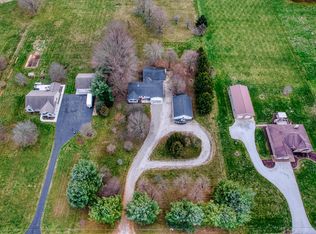 5400 Chestnut Hills Rd, Newark, OH 43055