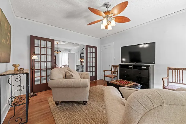 2336 Irwin St — Photo 19