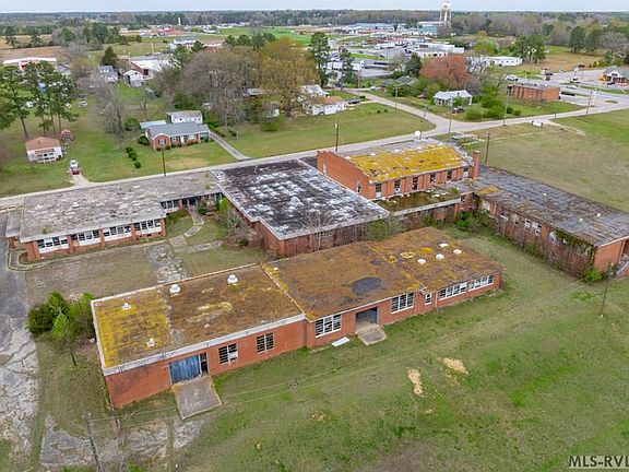 3rd image of 200 School St