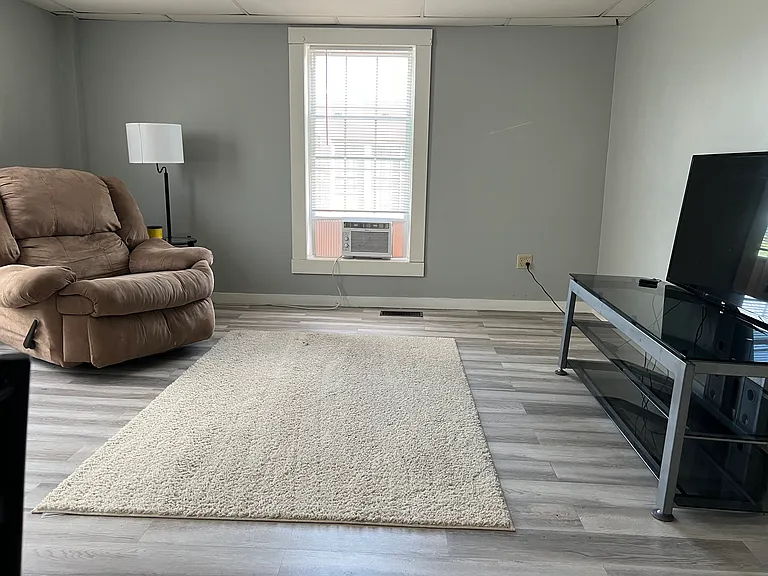 1 E Main St #3 — Photo 8