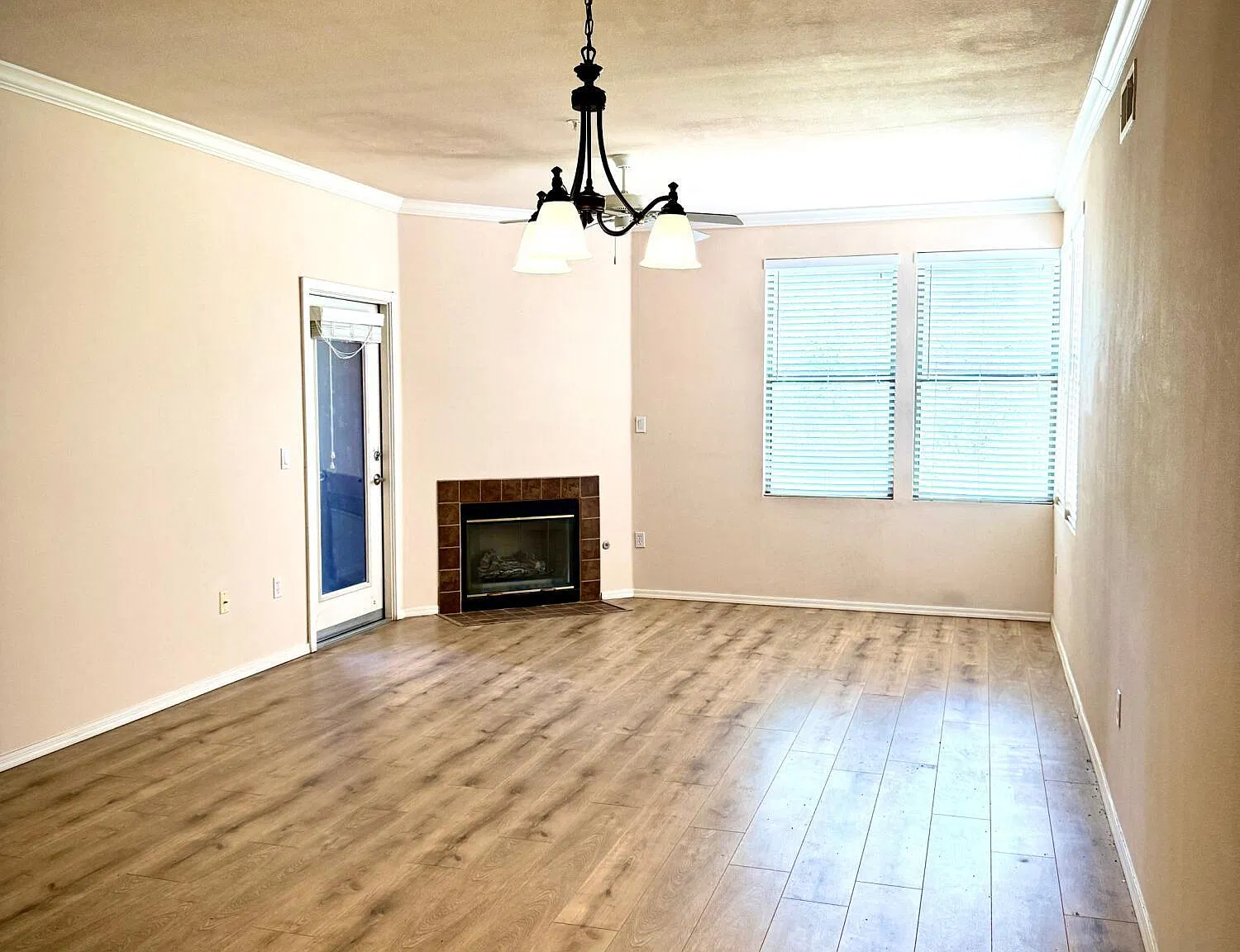 2 bed, 2.0 bath, 1149 sqft, $1,850 — Photo 3
