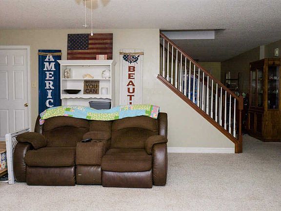 2nd image of 4177 Pocahontas Dr