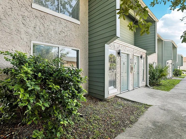 Winford Place Apartments — Photo 20