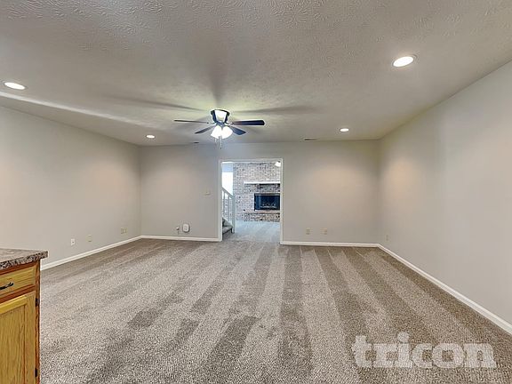 3rd image of 5220 Tamarisk Ct