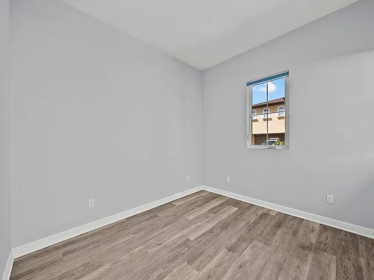 20752 Spruce Cir — Photo 5