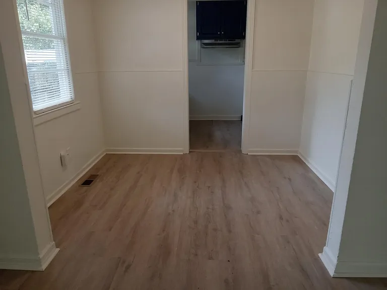 2836 Knox St — Photo 4