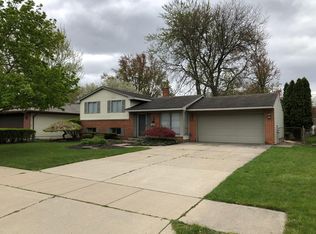 30817 Hennepin St, Garden City, MI