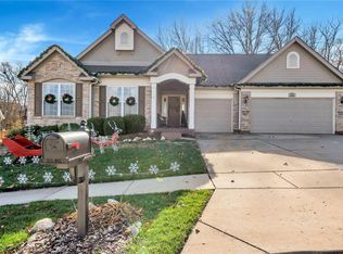 618 Palisades View Dr, Eureka, MO 63025