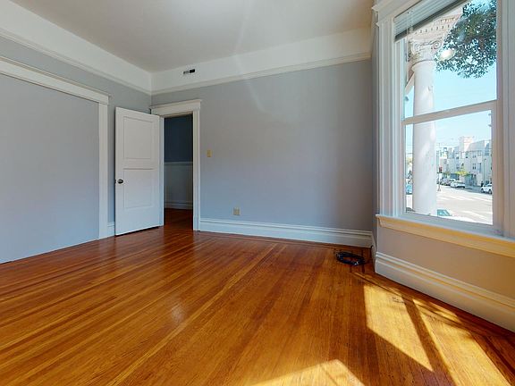 3rd image of 310-312 Guerrero St