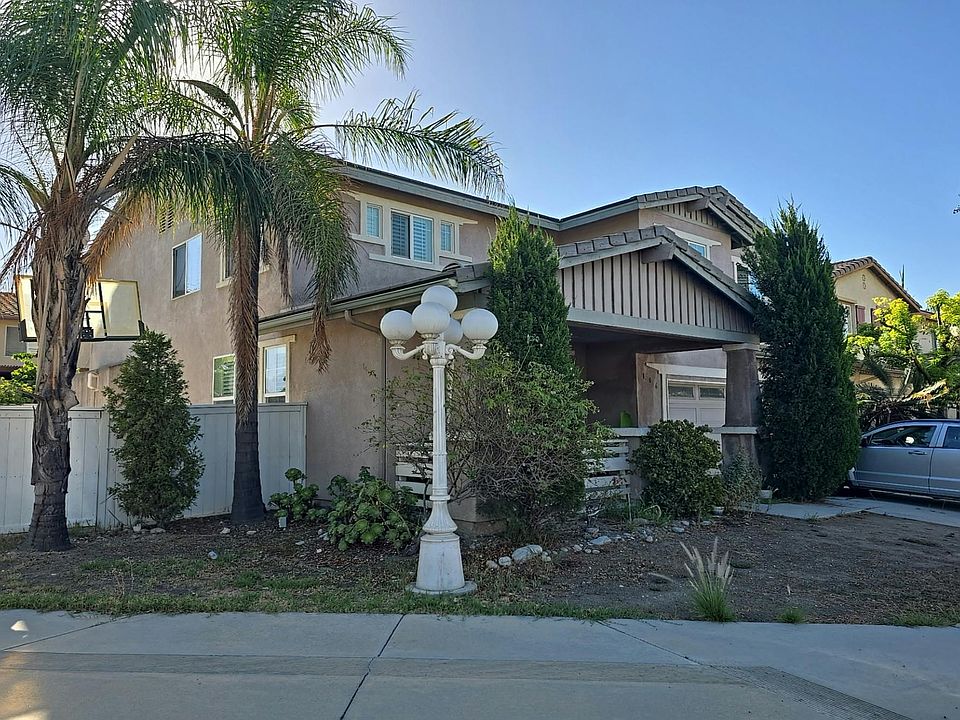 2nd image of 106 S Torreon Ave